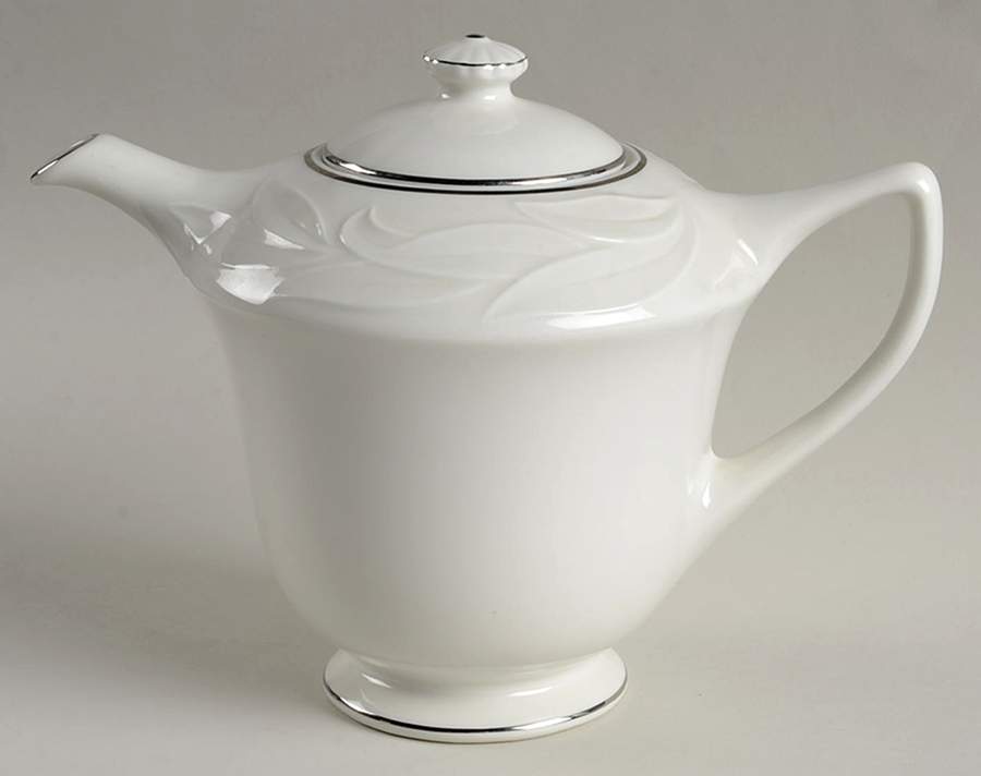 Concerto Platinum Teapot & Lid by Vogue-1