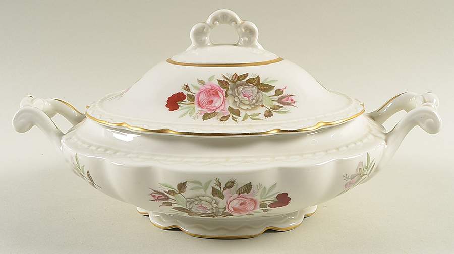 Garden Bouquet Oval Covered Vegetable by Vogue-1