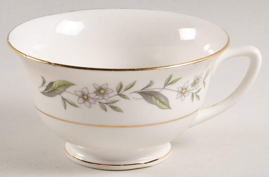 Gardenia Footed Cup by Vogue-1