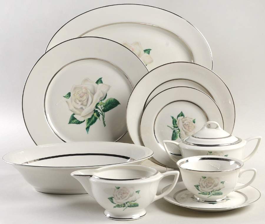 Manor House 45 Piece Starter Set by Vogue-1