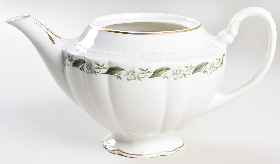 Old Charleston Teapot No Lid by Vogue-1