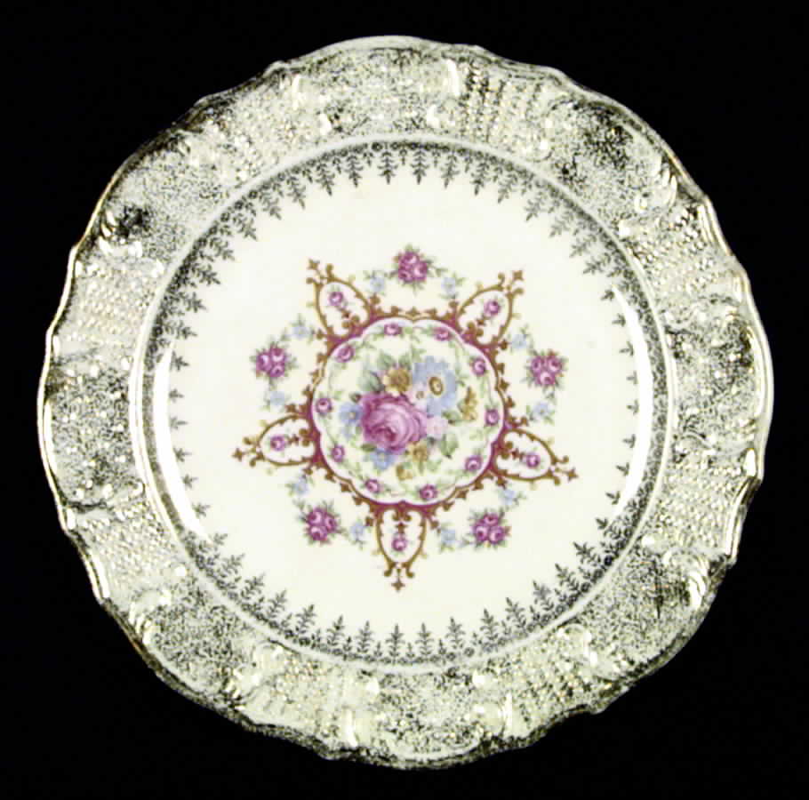 VOG4 Dinner Plate by Vogue-1