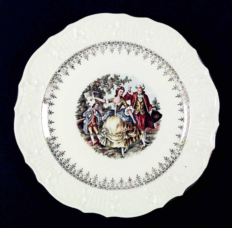 VOG7 Dinner Plate by Vogue-1