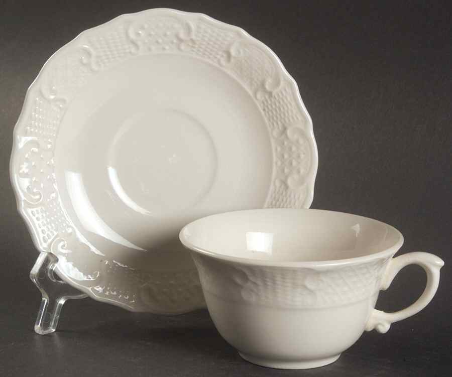 Washington Colonial Flat Cup & Saucer Set by Vogue-1