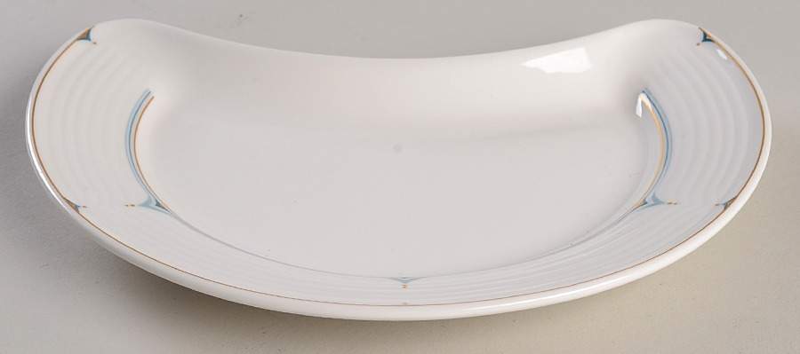 Structura Crescent Salad Plate by Villeroy & Boch-1