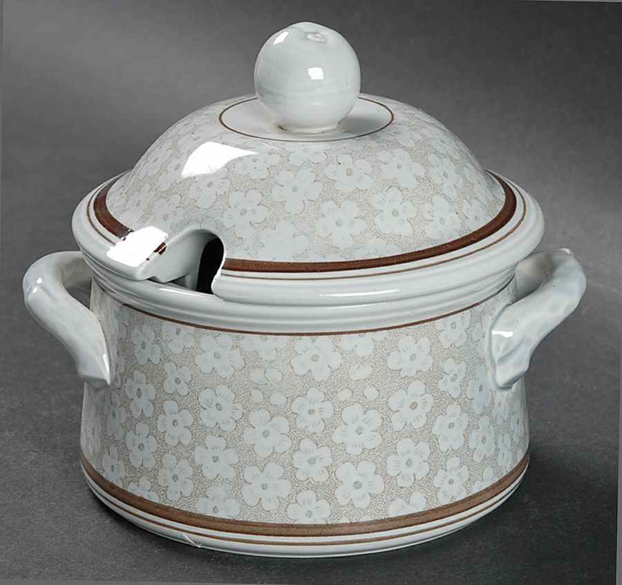 Dalarna Sugar Bowl & Lid by Villeroy & Boch-1