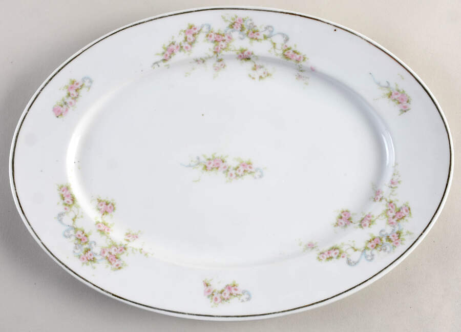 VTO64 14" Oval Serving Platter by Victoria (Austria)-1