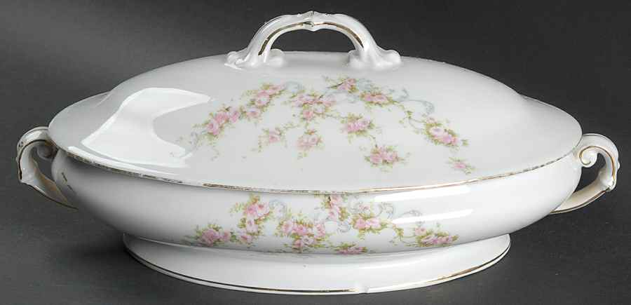 VTO64 Oval Covered Vegetable by Victoria (Austria)-1
