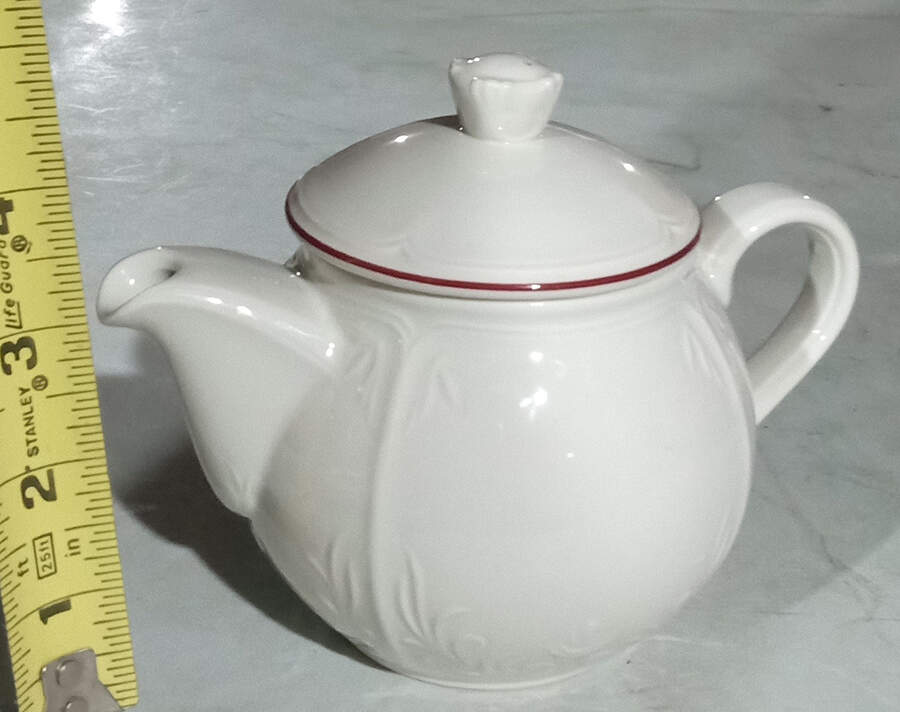 VIL29 Teapot & Lid by Villeroy & Boch-1