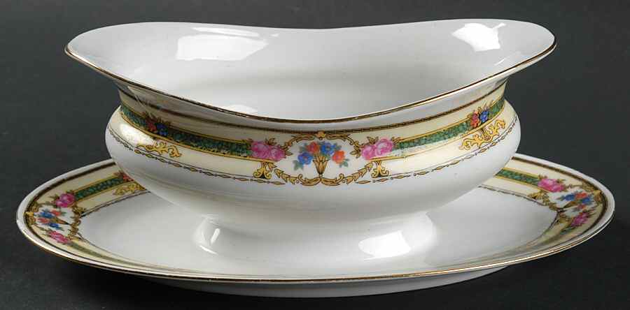 VIT121 Gravy Boat with Attached Underplate by Victoria (Czech)-1