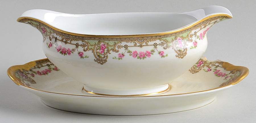 VIG61 Gravy Boat with Attached Underplate by Vignaud-1