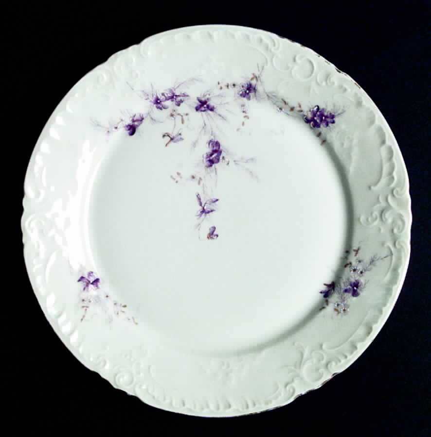 VIT122 Dinner Plate by Victoria (Czech)-1