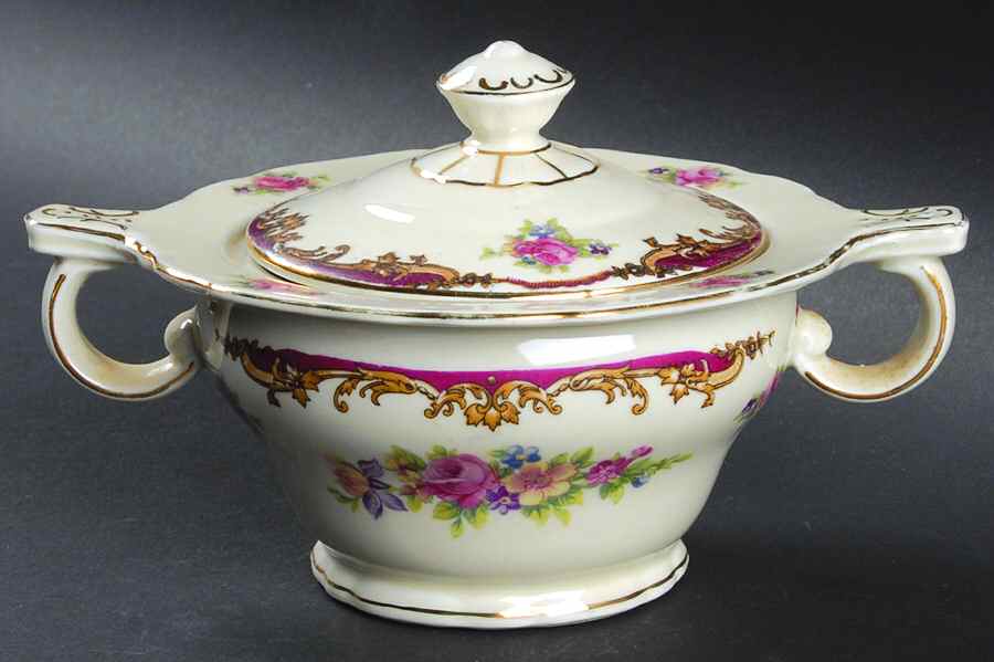 VIT129 Sugar Bowl & Lid by Victoria (Czech)-1