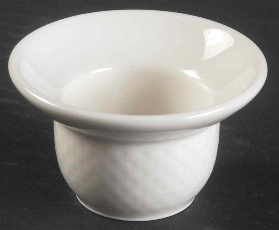 Tipo White Single Egg Cup by Villeroy & Boch-1