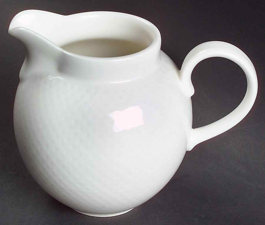 Tipo White Creamer by Villeroy & Boch-1