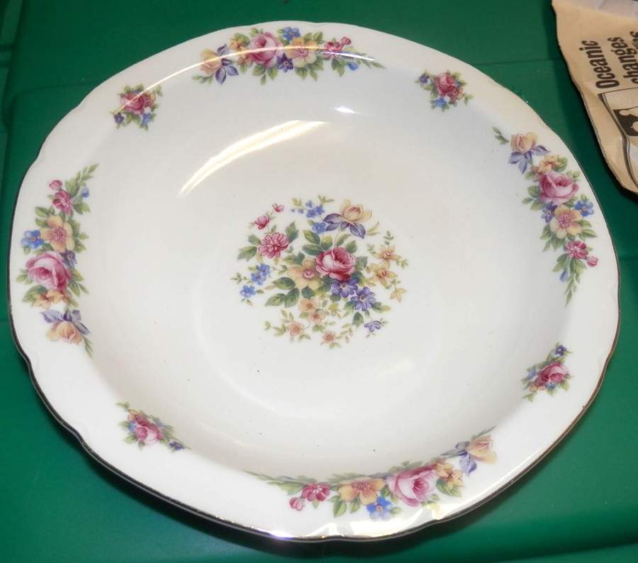 VIT131 Rim Soup Bowl by Victoria (Czech)-1