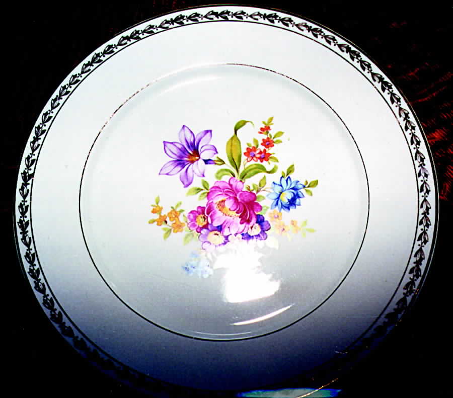 VOG36 Dinner Plate by Vogue-1