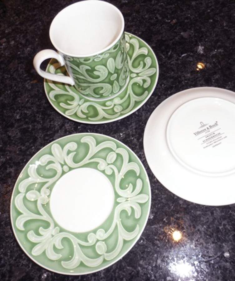 Arabesco Flat Cup & Saucer Set by Villeroy & Boch-1