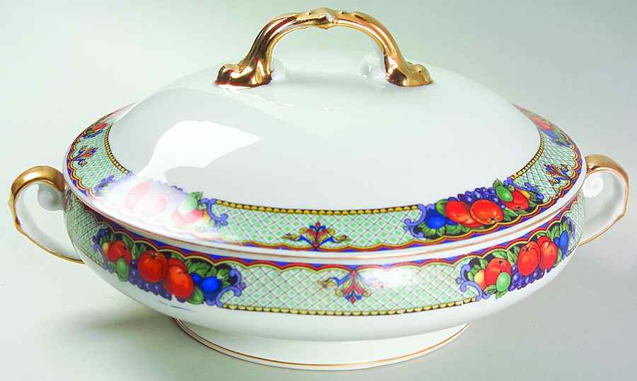 VIT136 Round Covered Vegetable by Victoria (Czech)-1