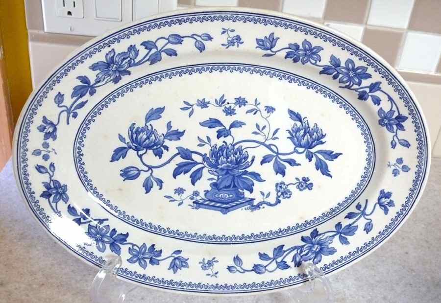 VIL39 12" Oval Serving Platter by Villeroy & Boch-1