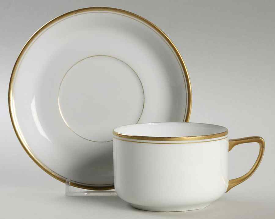 VTO15 Flat Cup & Saucer Set by Victoria (Austria)-1