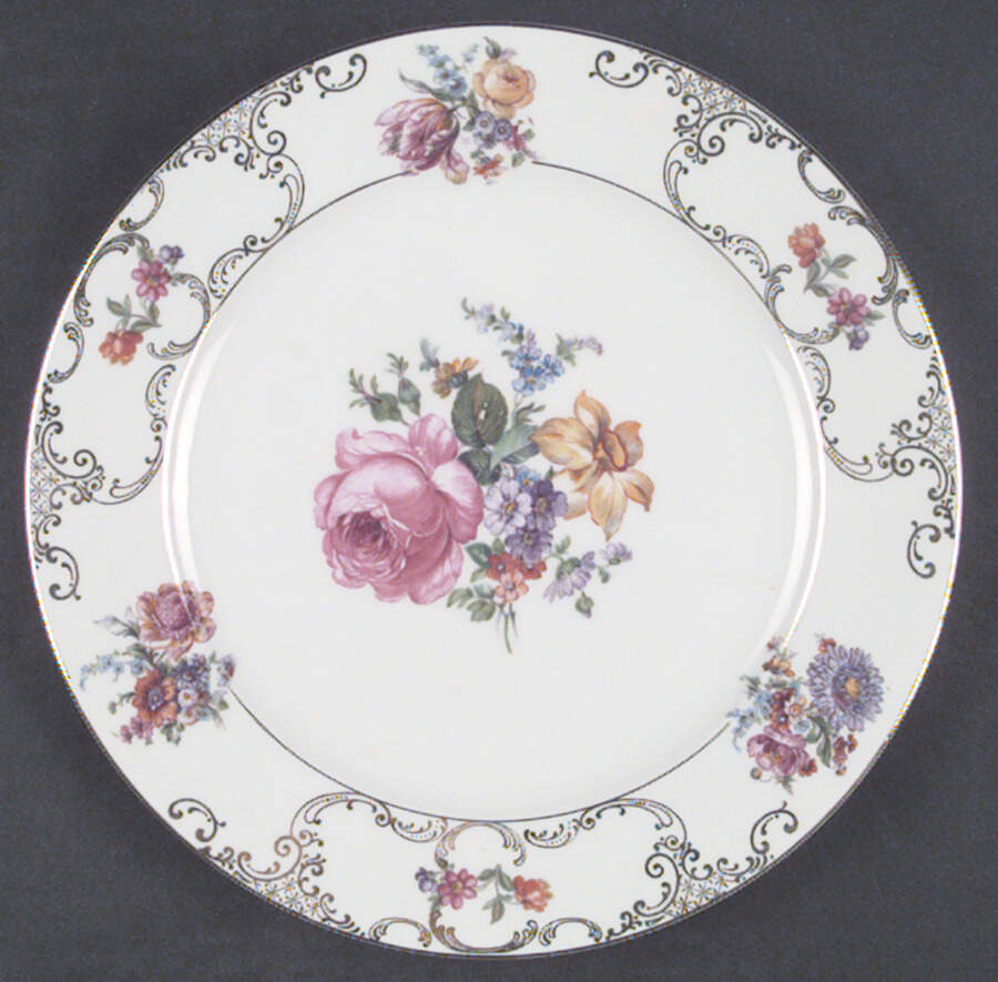 VIT140 Luncheon Plate by Victoria (Czech)-1