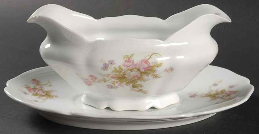 VNN49 Gravy Boat & Underplate by Vienna-1
