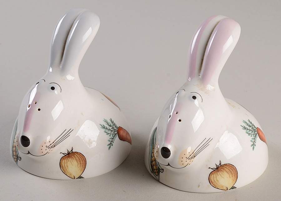 A La Ferme Figural Salt and Pepper by Villeroy & Boch-1