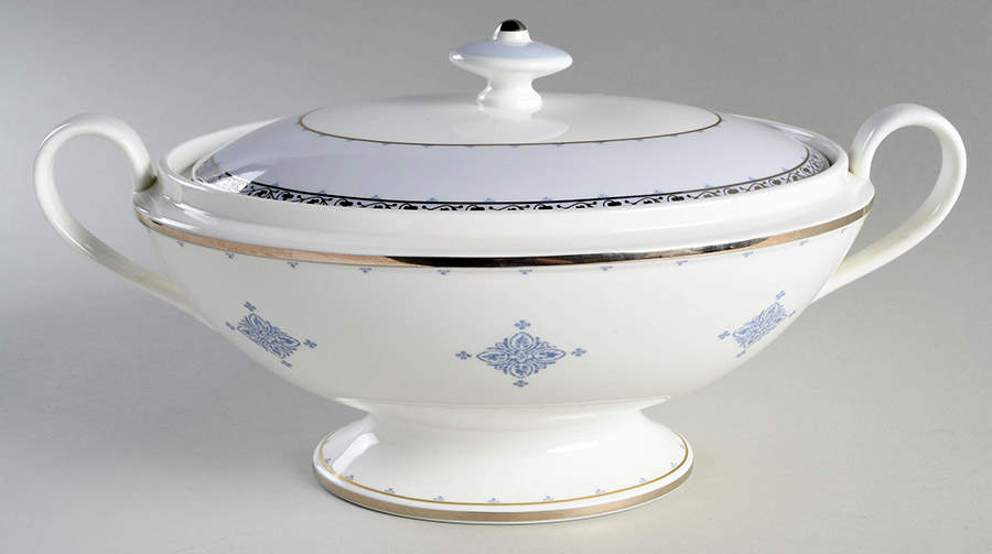 Azurea Oval Covered Vegetable by Villeroy & Boch-1