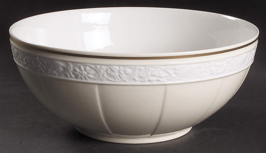 Ivoire 9" Salad Serving Bowl by Villeroy & Boch-1