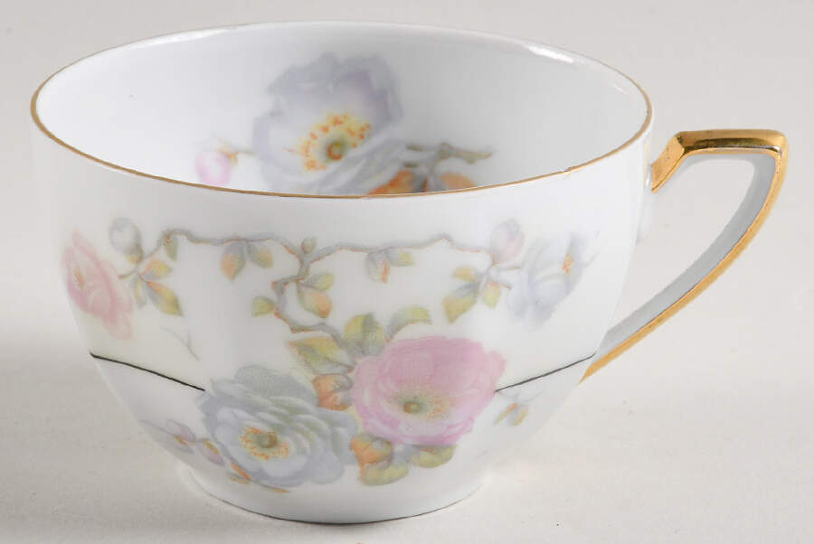 VIT147 Footed Cup by Victoria (Czech)-1