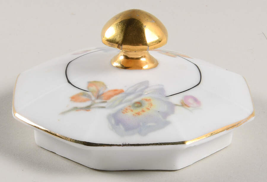 VIT147 Lid for Sugar Bowl by Victoria (Czech)-1