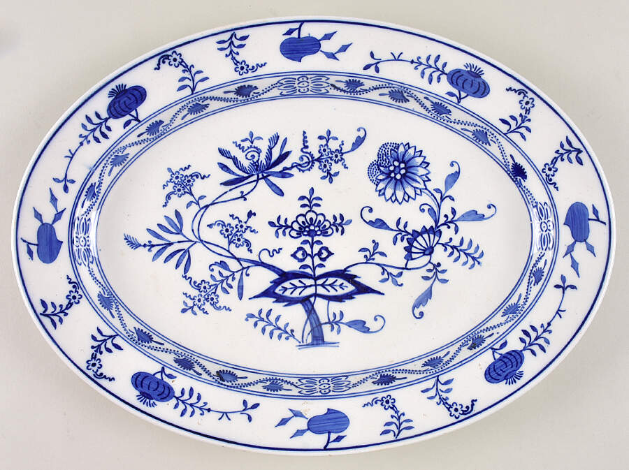 VIL57 14" Oval Serving Platter by Villeroy & Boch-1