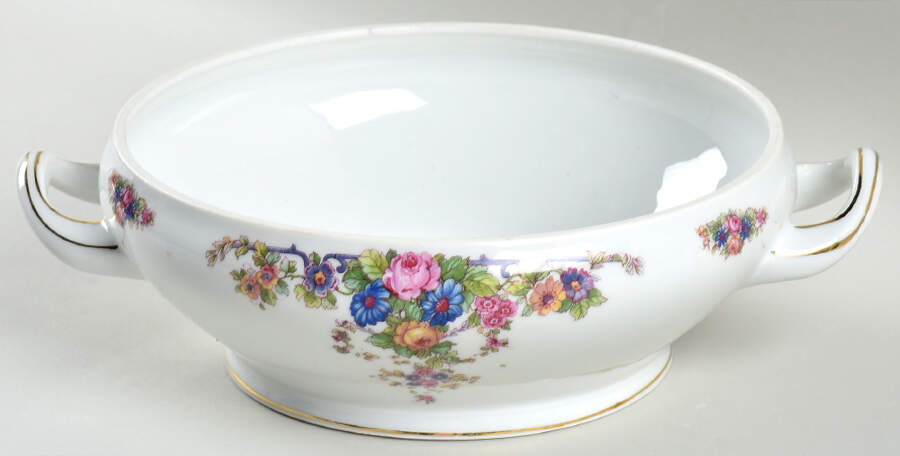 VIT156 Round Vegetable No Lid by Victoria (Czech)-1
