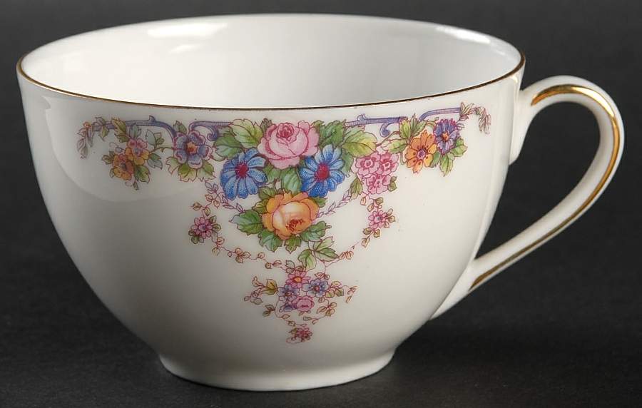 VIT156 Flat Cup by Victoria (Czech)-1