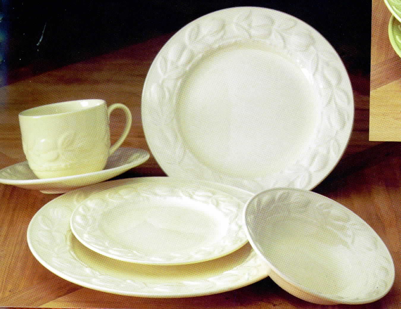 Formosa Cream Dinner Plate by Vista Alegre-1