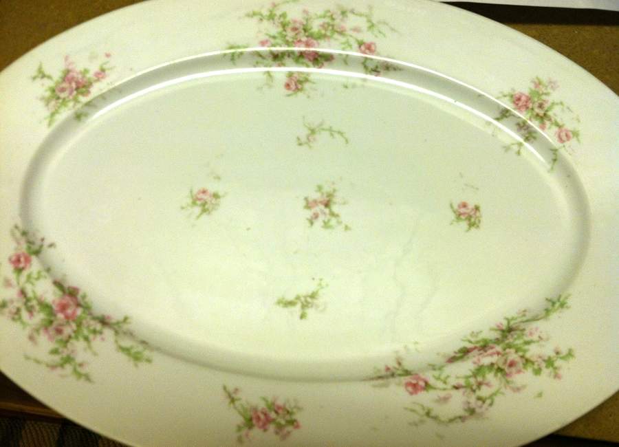 VTO23 16" Oval Serving Platter by Victoria (Austria)-1
