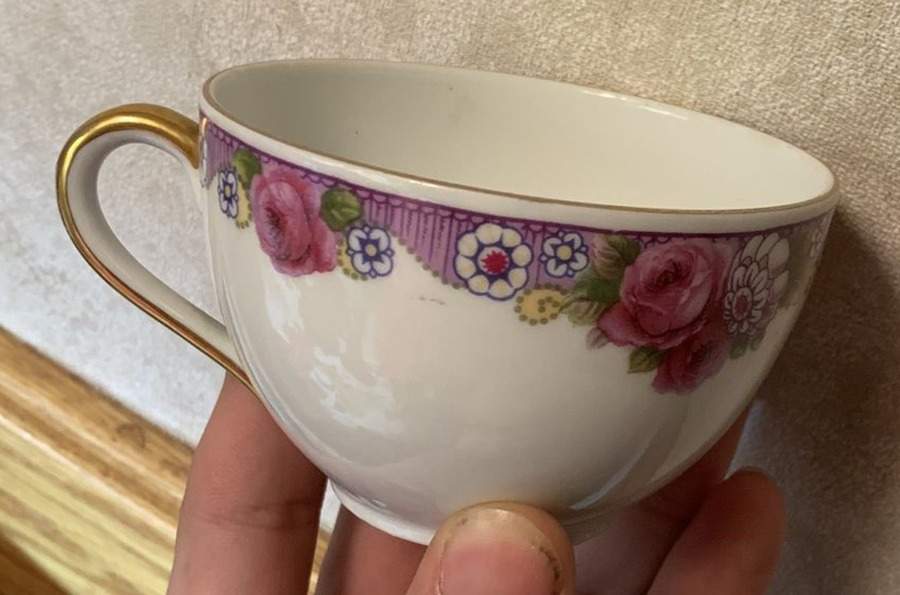 VIT157 Flat Cup by Victoria (Czech)-1