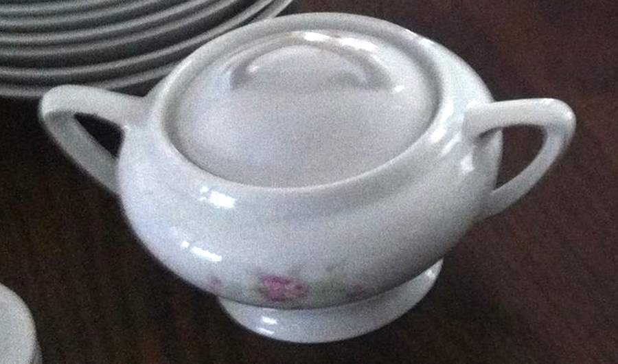 VTO102 Sugar Bowl & Lid by Victoria (Austria)-1