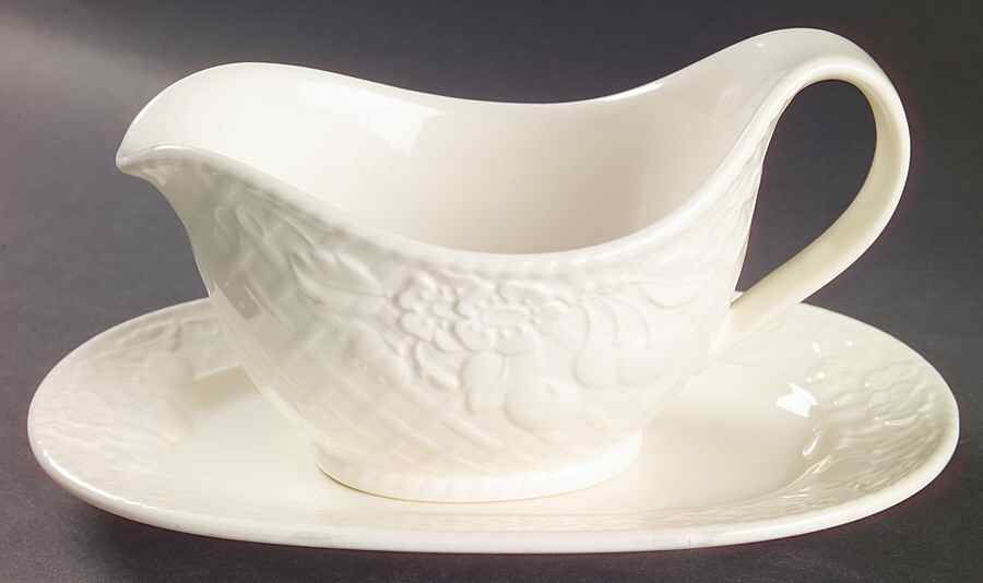Piemont Gravy Boat & Underplate/Relish by Villeroy & Boch-1