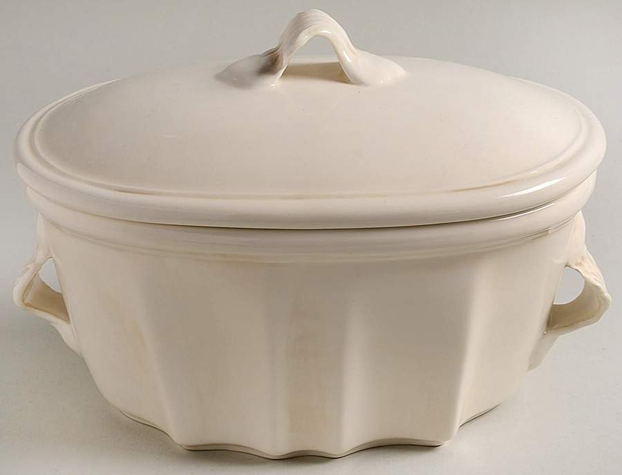 Portobello 2 Quart Oval Covered Casserole by Vietri (Italy)-1