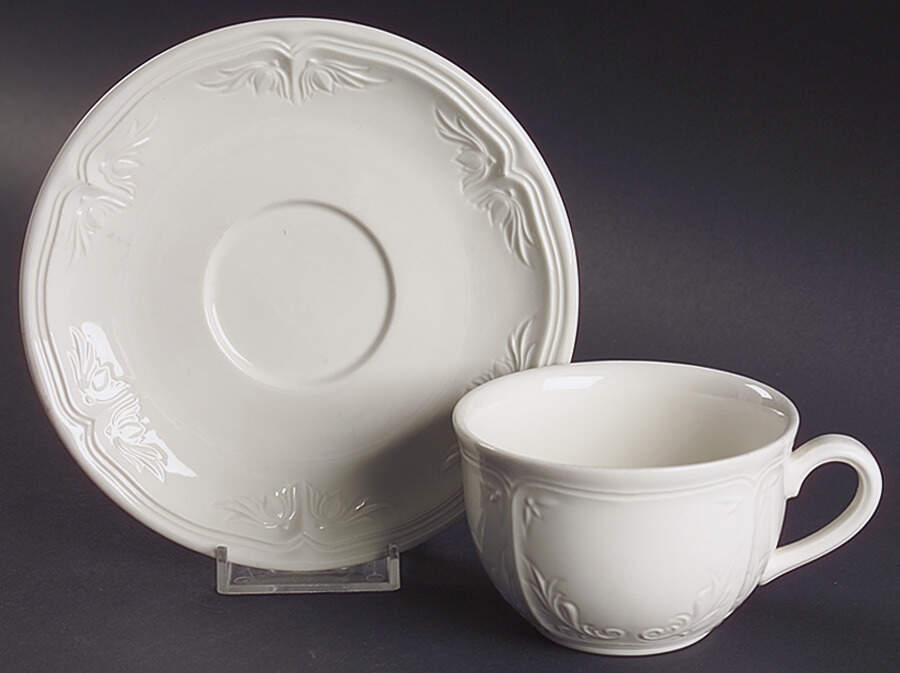 Cortina 2000 Flat Cup & Saucer Set by Villeroy & Boch-1