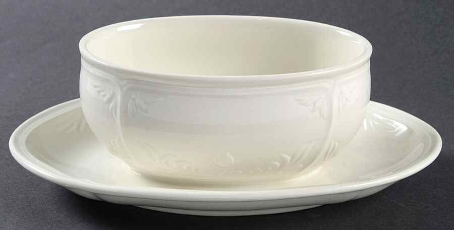 Cortina 2000 Gravy Boat with Attached Underplate by Villeroy & Boch-1