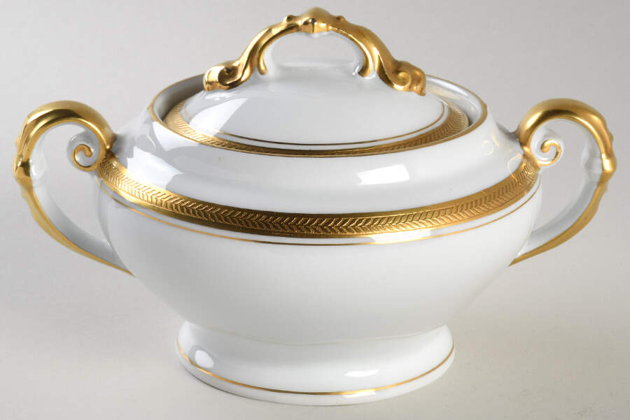VIT167 Sugar Bowl & Lid by Victoria (Czech)-1