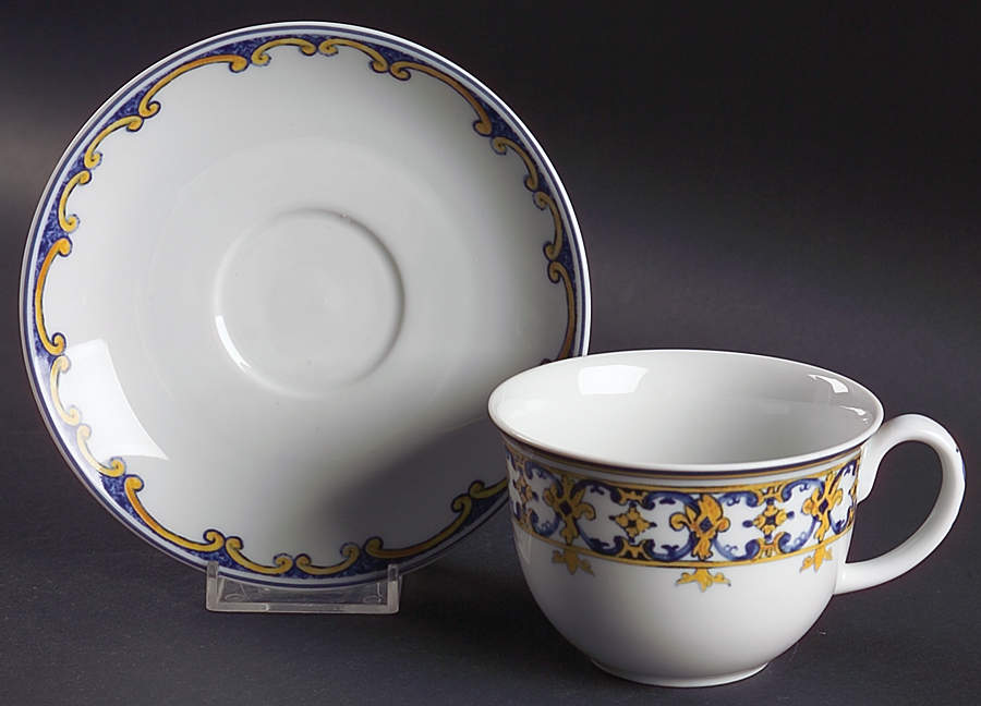 Caradana Flat Cup & Saucer Set by Vista Alegre-1