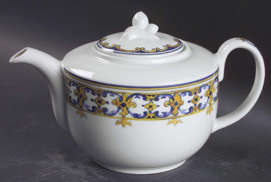 Caradana Teapot & Lid by Vista Alegre-1