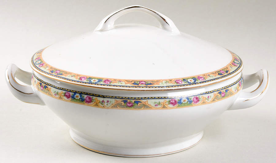 VIT169 Round Covered Vegetable by Victoria (Czech)-1
