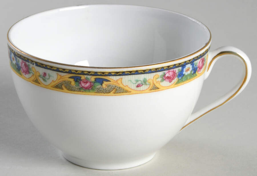 VIT169 Flat Cup by Victoria (Czech)-1
