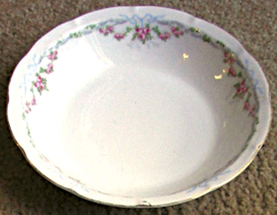 VTO34 Fruit/Dessert (Sauce) Bowl by Victoria (Austria)-1