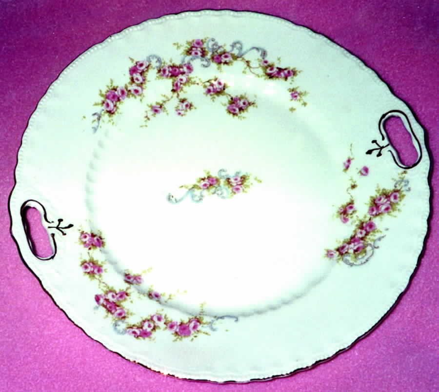 VTO35 Handled Cake Plate by Victoria (Austria)-1